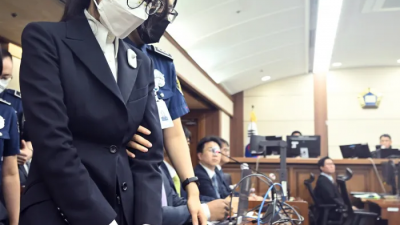 김건희 여사, 일반인 출입 제한된 종묘 ‘신실’ 방문 논란